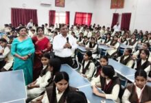 सड़क चौड़ीकरण में घर टूटने पर छात्रा का सवाल, इंदौर कलेक्टर से पूछा- विकास के नाम पर मकान तोड़ना जरूरी है क्या?