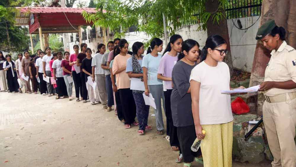 NEET UG Re-Exam 2026: बिलासपुर में तैयारियां तेज, कलेक्टर-SSP ने अधिकारियों संग की समीक्षा बैठक NEET UG Re-Exam 2026: बिलासपुर में तैयारियां तेज, कलेक्टर-SSP ने अधिकारियों संग की समीक्षा बैठक