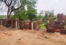 सरकारी जमीन पर बन रहा था रिसॉर्ट! शिकायत मिलते ही प्रशासन ने लगाई रोक