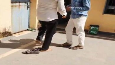 चायत की आमसभा में बवाल, उपसरपंच से मारपीट; सरपंच पुत्र समेत कई लोगों पर आरोप