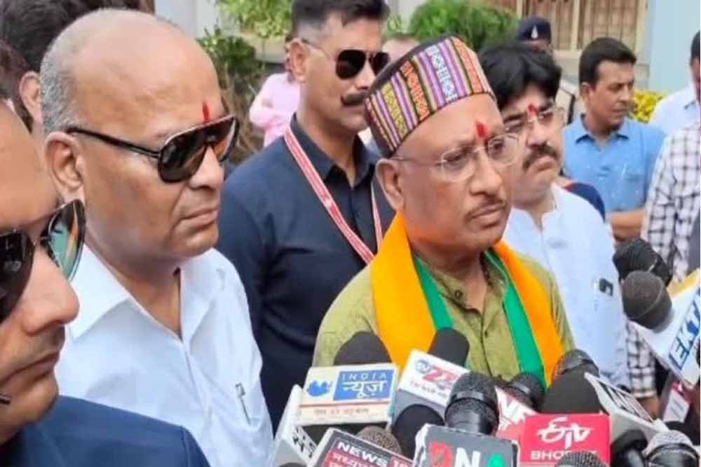 छत्तीसगढ़ में चर्चा का विषय बनी ‘समधी भेंट’, अजय चंद्राकर की पोस्ट पर CM साय का जवाब वायरल छत्तीसगढ़ में चर्चा का विषय बनी ‘समधी भेंट’, अजय चंद्राकर की पोस्ट पर CM साय का जवाब वायरल