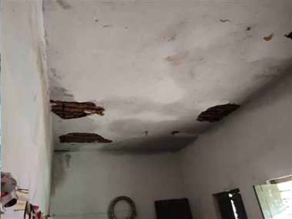 कोंडागांव में पंचायत भवन की छत का पलस्तर गिरा, दो प्रशिक्षु युवतियां घायल