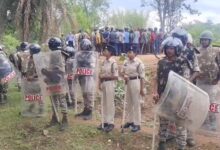 नारायणपुर में धर्मांतरित परिवारों को गांव छोड़ने का फरमान, घरों से बाहर फेंका सामान