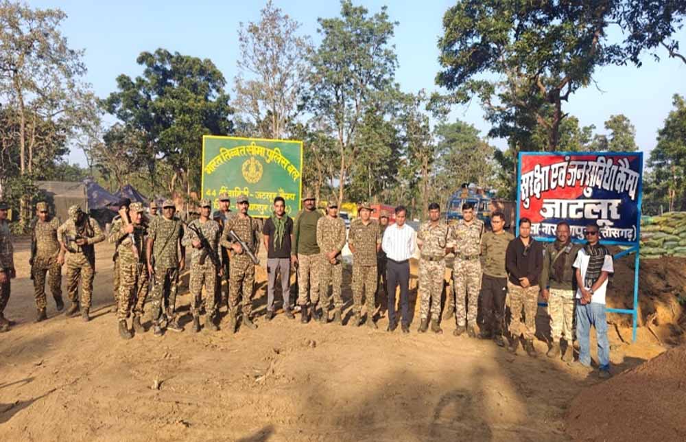 नारायणपुर में नक्सलियों के प्रतीकों पर कार्रवाई, सुरक्षा बलों ने ध्वस्त किए स्मारक