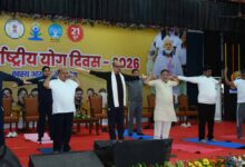 योग को जीवनशैली में शामिल करें, स्वस्थ और संतुलित जीवन की ओर बढ़ें: राज्यपाल रमन डेका