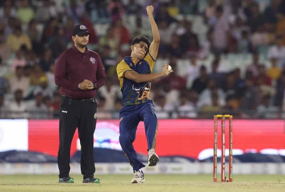 CCPL Season 3 की चैंपियन बनी बिलासपुर बुल्स, फाइनल में रायगढ़ लायंस को 7 विकेट से हराया CCPL Season 3 की चैंपियन बनी बिलासपुर बुल्स, फाइनल में रायगढ़ लायंस को 7 विकेट से हराया