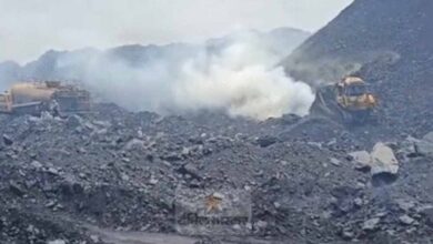 SECL के कोयला स्टॉक में दूसरे दिन भी धधकती रही आग, बुझाने में जुटी रहीं टीमें