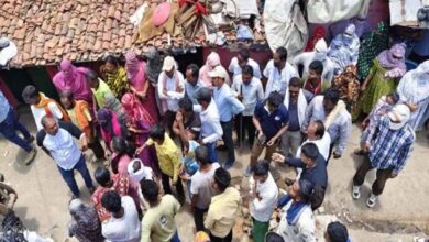 धमतरी में 50 से ज्यादा अवैध घरों को नोटिस, भड़के ग्रामीणों ने राजस्व टीम को घेरा