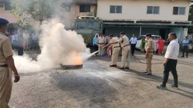 पुलिस मुख्यालय में सुरक्षाकर्मियों को दिया फायर सेफ्टी का प्रशिक्षण