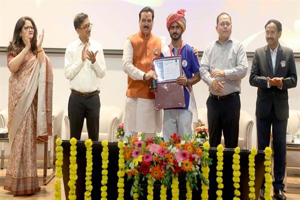 कौशलयुक्त युवा ही विकसित भारत की सबसे मजबूत आधारशिला हैं : मंत्री टेटवाल कौशलयुक्त युवा ही विकसित भारत की सबसे मजबूत आधारशिला हैं : मंत्री टेटवाल