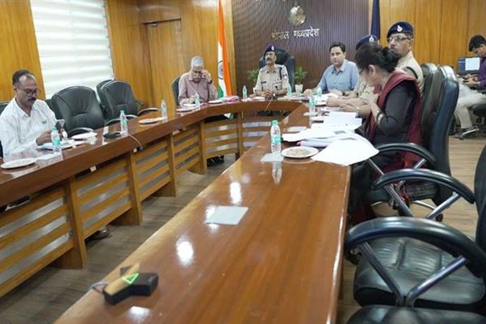 मोहर्रम, ताजिया जुलूस और राष्ट्रपति के प्रस्तावित भ्रमण को लेकर सुरक्षा तैयारियों की उच्च स्तरीय समीक्षा मोहर्रम, ताजिया जुलूस और राष्ट्रपति के प्रस्तावित भ्रमण को लेकर सुरक्षा तैयारियों की उच्च स्तरीय समीक्षा