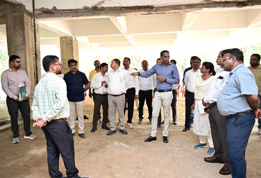लोक निर्माण विभाग के सचिव ने निर्माणाधीन कंपोजिट बिल्डिंग के कार्यों का किया निरीक्षण लोक निर्माण विभाग के सचिव ने निर्माणाधीन कंपोजिट बिल्डिंग के कार्यों का किया निरीक्षण