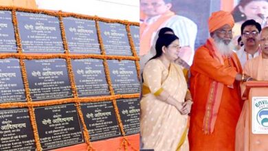 सपा के लिए सैफई ही घर-परिवार, मेरे लिए उत्तर प्रदेश घर, 25 करोड़ लोग परिवार: मुख्यमंत्री