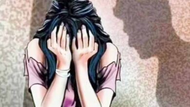 धार में मूक-बधिर नाबालिग से पड़ोसी ने किया दुष्कर्म, गर्भवती होने पर पेट देख पिता ने पूछा तो रोने लगी धार में मूक-बधिर नाबालिग से पड़ोसी ने किया दुष्कर्म, गर्भवती होने पर पेट देख पिता ने पूछा तो रोने लगी