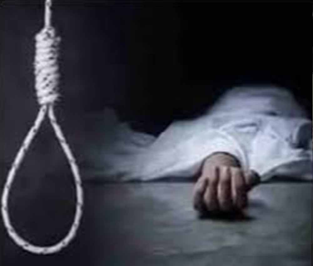 रायसेन में आत्महत्याओं से दहशत, 10 दिन में 3 युवाओं ने फंदे पर झूलकर दी जान रायसेन में आत्महत्याओं से दहशत, 10 दिन में 3 युवाओं ने फंदे पर झूलकर दी जान