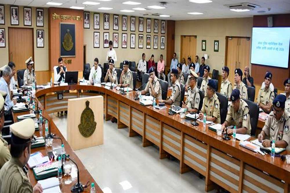 नागरिकों की सुरक्षा और कानून व्यवस्था के प्रति विश्वास बनाए रखना पुलिस का पहला कर्तव्य : मुख्यमंत्री डॉ. यादव नागरिकों की सुरक्षा और कानून व्यवस्था के प्रति विश्वास बनाए रखना पुलिस का पहला कर्तव्य : मुख्यमंत्री डॉ. यादव