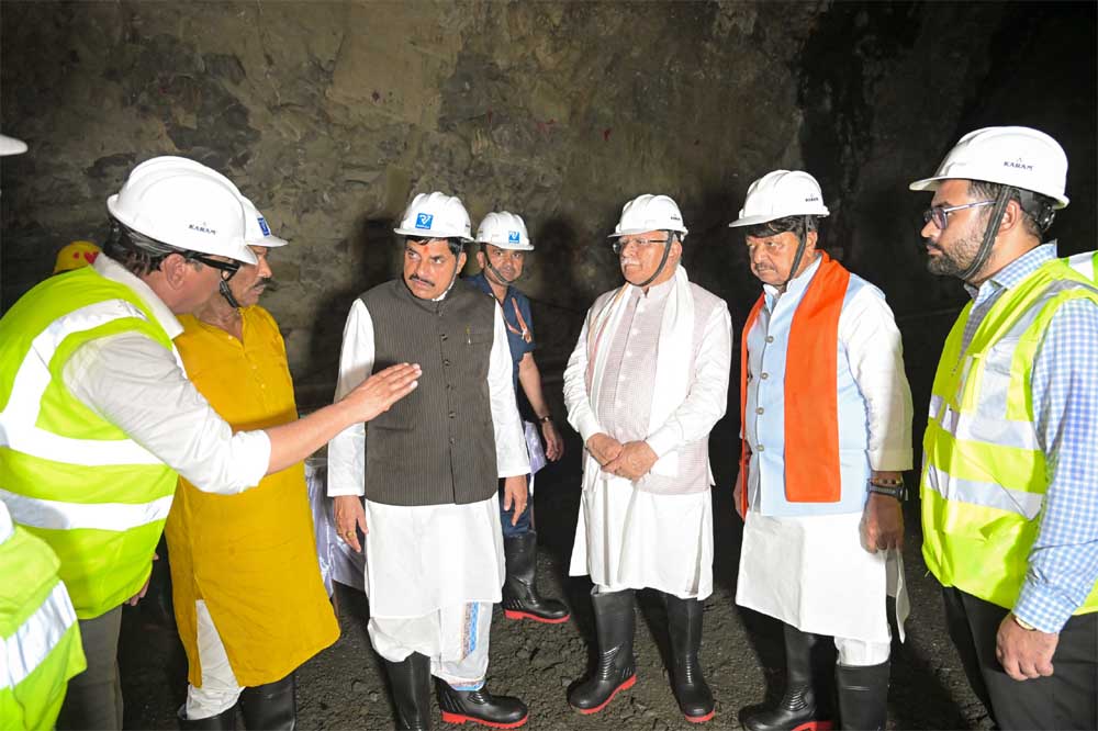 निर्माण कार्यों की गुणवत्ता और समय-सीमा का रखें ध्यान : मुख्यमंत्री डॉ. यादव