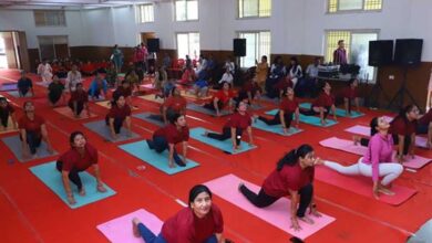 अंतर्राष्ट्रीय योग दिवस पर पुलिस परिवार ने किया सामूहिक योगाभ्यास