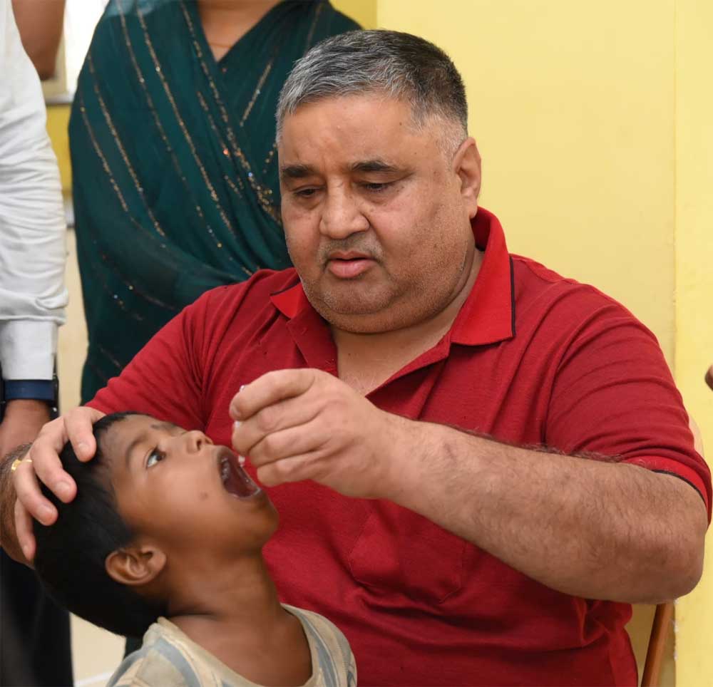 हर बच्चे तक पहुंचे पोलियो की सुरक्षा का कवच : पर्यटन एवं संस्कृति मंत्री  राजेश अग्रवाल ने पिलाई जीवनरक्षक खुराक