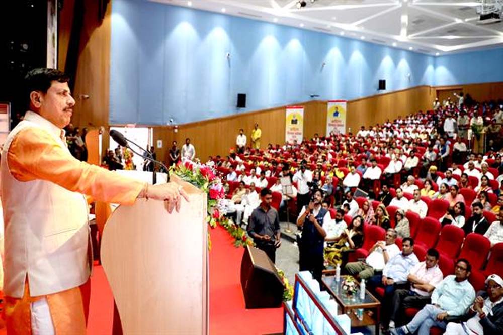 जनजातीय संस्कृति के संरक्षण और विकास के लिए प्रतिबद्ध है, मध्यप्रदेश सरकार : मुख्यमंत्री डॉ. यादव जनजातीय संस्कृति के संरक्षण और विकास के लिए प्रतिबद्ध है, मध्यप्रदेश सरकार : मुख्यमंत्री डॉ. यादव
