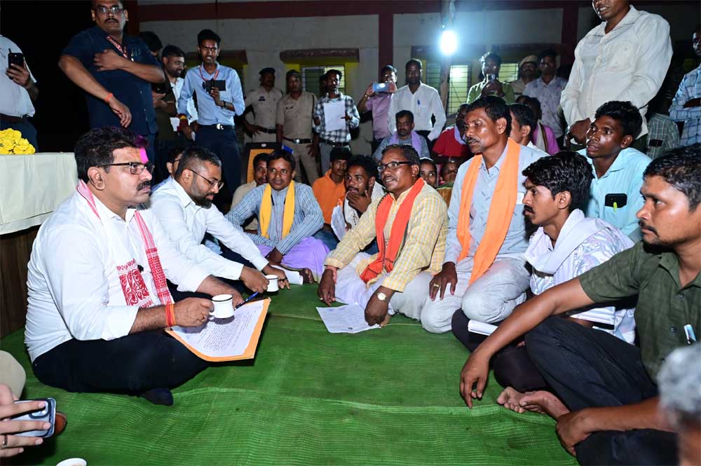 किसकोड़ो, जहां कभी लगती थी नक्सलियों की चौपाल, वहीं उप मुख्यमंत्रीशर्मा ने लगाई जनचौपाल