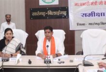 अधिकारी-कर्मचारी जिम्मेदारी से काम करें, हर जरूरतमंद तक पहुँचे सरकारी योजनाएँ’ – मंत्री  टंक राम वर्मा