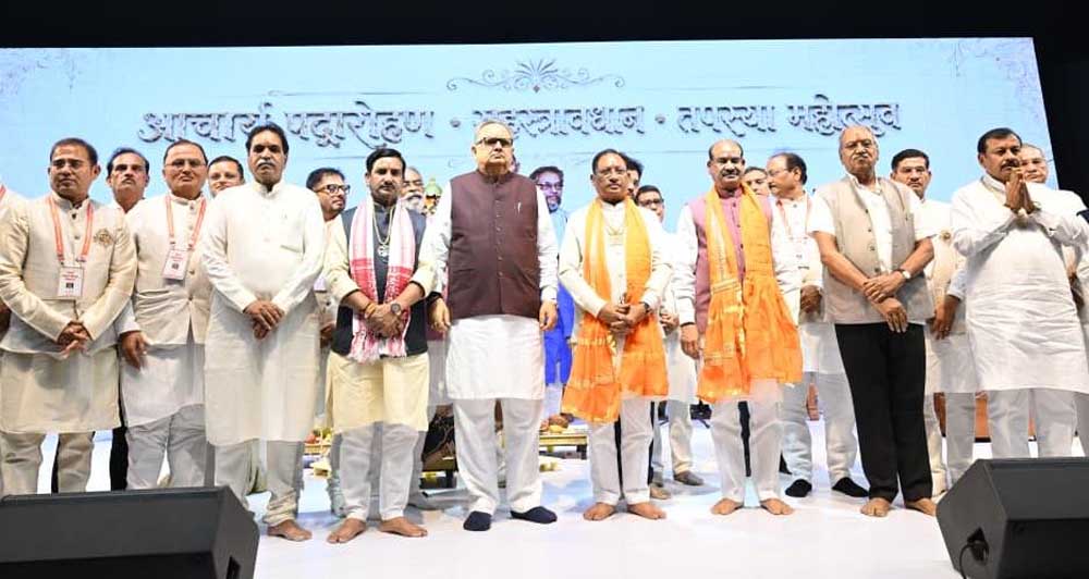 मानवता को शांति, आत्मसंयम, करुणा और अहिंसा का मार्ग दिखाते हैं भगवान महावीर के विचार : लोकसभा अध्यक्ष ओम बिरला मानवता को शांति, आत्मसंयम, करुणा और अहिंसा का मार्ग दिखाते हैं भगवान महावीर के विचार : लोकसभा अध्यक्ष ओम बिरला
