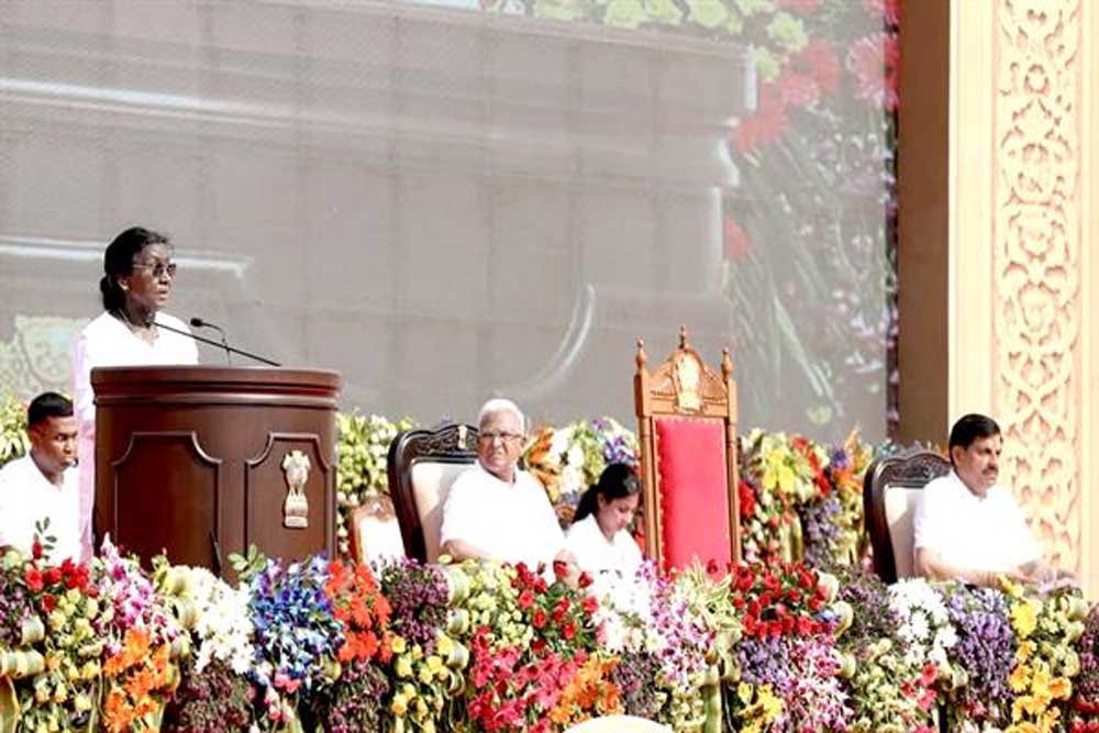 विश्‍व को भारत का अमूल्‍य उपहार है योग: राष्‍ट्रपति  मुर्मु