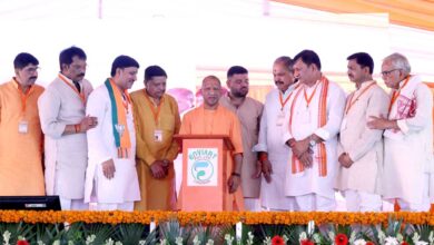 किसी ने उत्सव के रंग में भंग डाला तो वर्तमान के साथ भविष्य भी स्वाहा हो जाएगा: मुख्यमंत्री