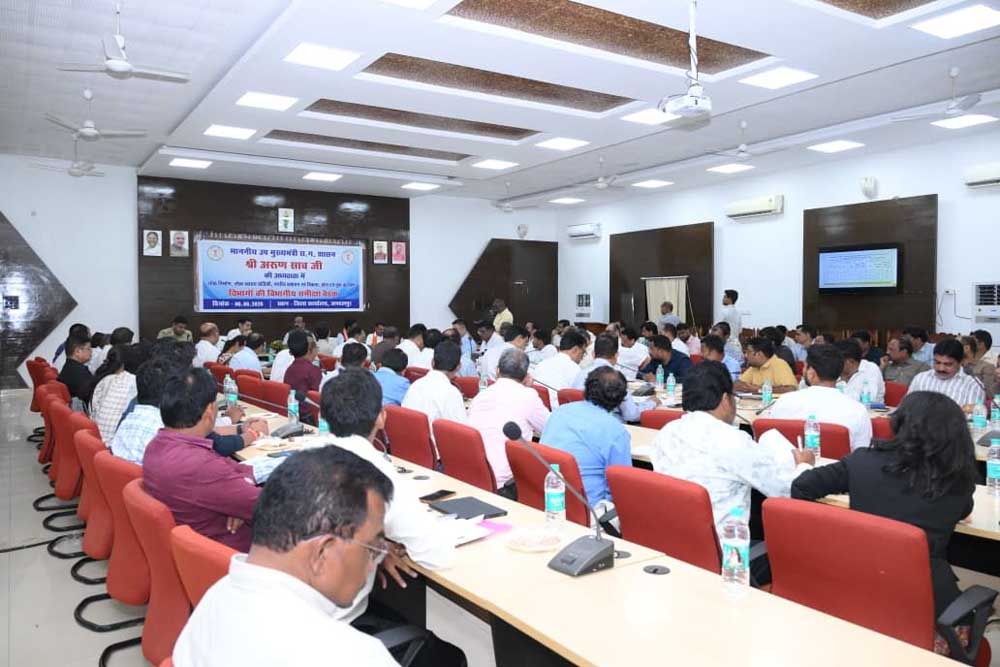 उप मुख्यमंत्री अरुण साव ने स्वच्छता दीदियों के नियमित स्वास्थ्य जांच और सुरक्षा किट प्रदान करने के दिए निर्देश उप मुख्यमंत्री अरुण साव ने स्वच्छता दीदियों के नियमित स्वास्थ्य जांच और सुरक्षा किट प्रदान करने के दिए निर्देश