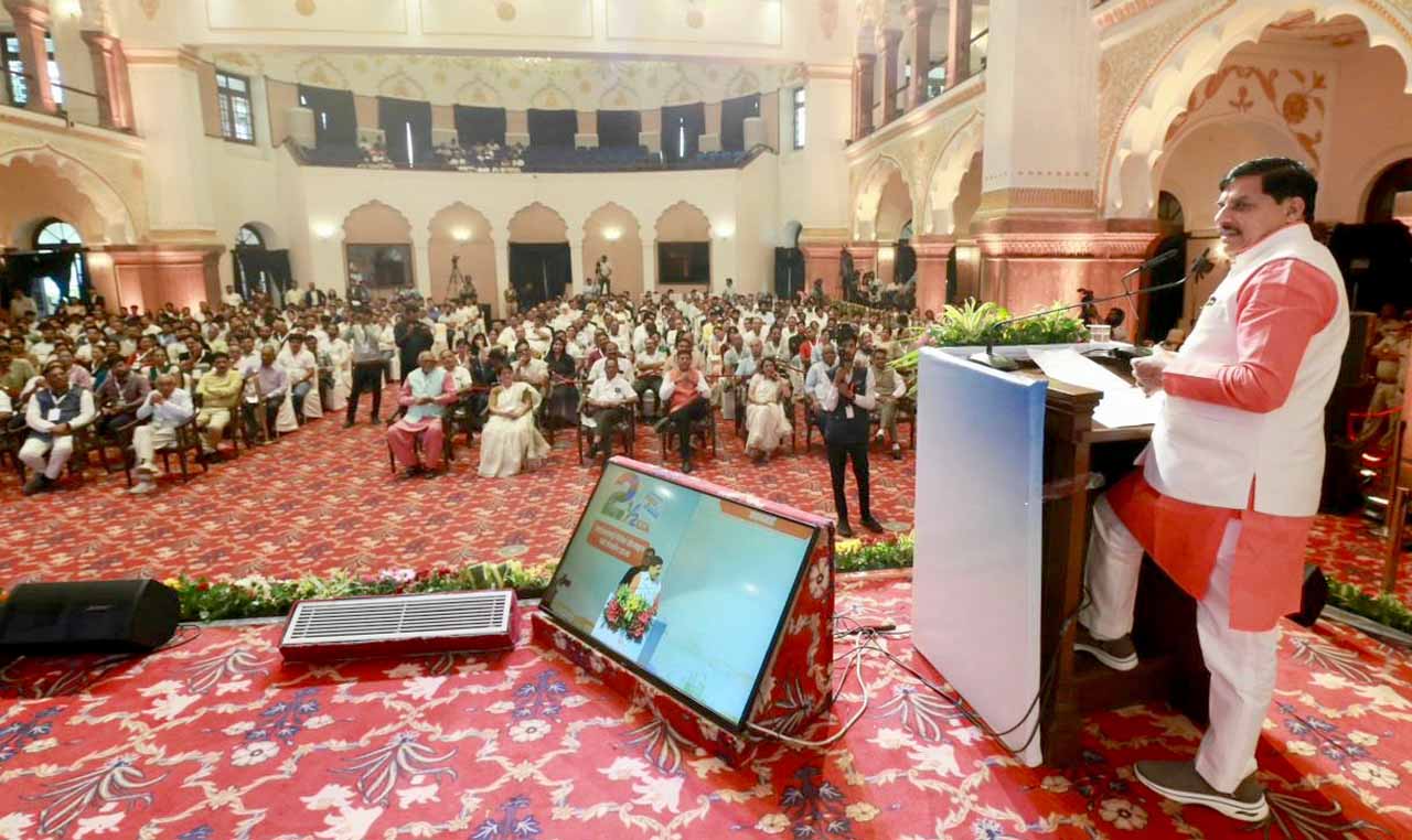 राज्य सरकार प्रदेश में रोजगारपरक उद्योगों की स्थापना को कर रही है प्रोत्साहित : मुख्यमंत्री डॉ. यादव राज्य सरकार प्रदेश में रोजगारपरक उद्योगों की स्थापना को कर रही है प्रोत्साहित : मुख्यमंत्री डॉ. यादव