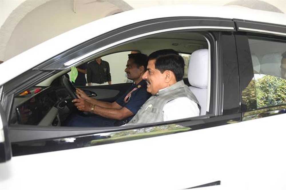 मुख्यमंत्री डॉ. यादव की ईंधन बचत और पर्यावरण संरक्षण की दिशा में नई पहल मुख्यमंत्री डॉ. यादव की ईंधन बचत और पर्यावरण संरक्षण की दिशा में नई पहल