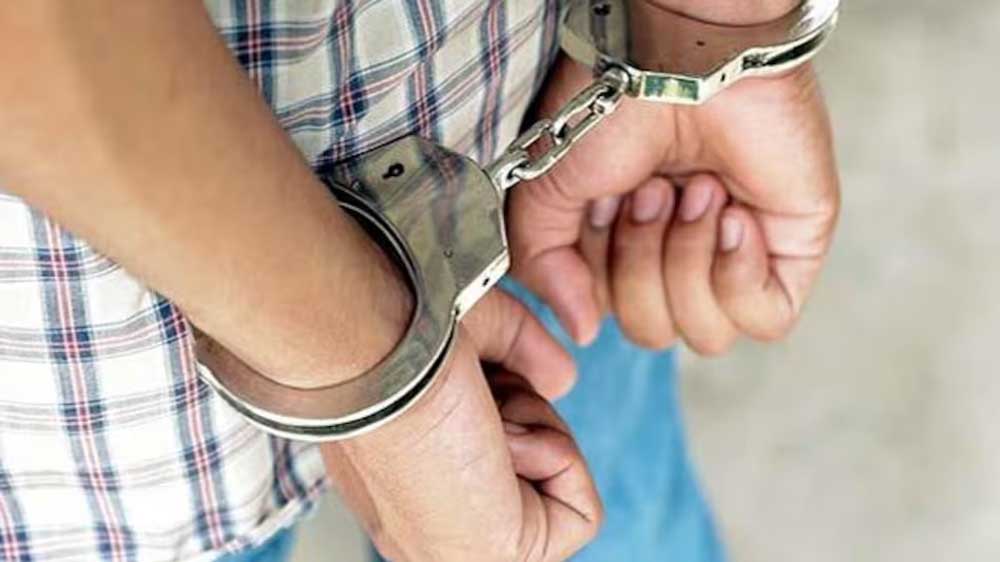 भोपाल में कुकर्म का विरोध करने पर गार्ड की पत्थर से कुचलकर हत्या, आरोपी गिरफ्तार भोपाल में कुकर्म का विरोध करने पर गार्ड की पत्थर से कुचलकर हत्या, आरोपी गिरफ्तार