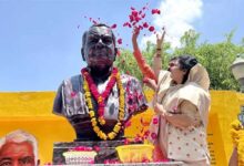 पूर्व मुख्यमंत्री स्व. बाबूलाल गौर की जयंती पर साकेत नगर में किया प्रतिमा का अनावरण