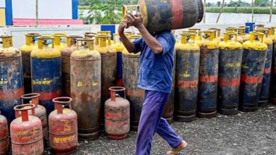 कमर्शियल सिलिंडर पर केंद्र का बड़ा फैसला, गैर-घरेलू पैक्ड LPG से हटे सभी प्रतिबंध