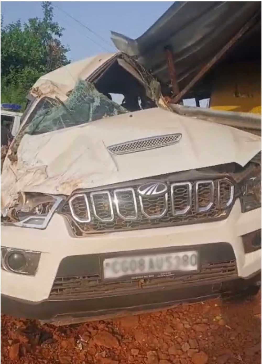 जबलपुर के डायल-112 हीरोज सड़क दुर्घटना में घायल 07 व्यक्तियों को त्वरित सहायता देकर पहुँचाया अस्पताल जबलपुर के डायल-112 हीरोज सड़क दुर्घटना में घायल 07 व्यक्तियों को त्वरित सहायता देकर पहुँचाया अस्पताल