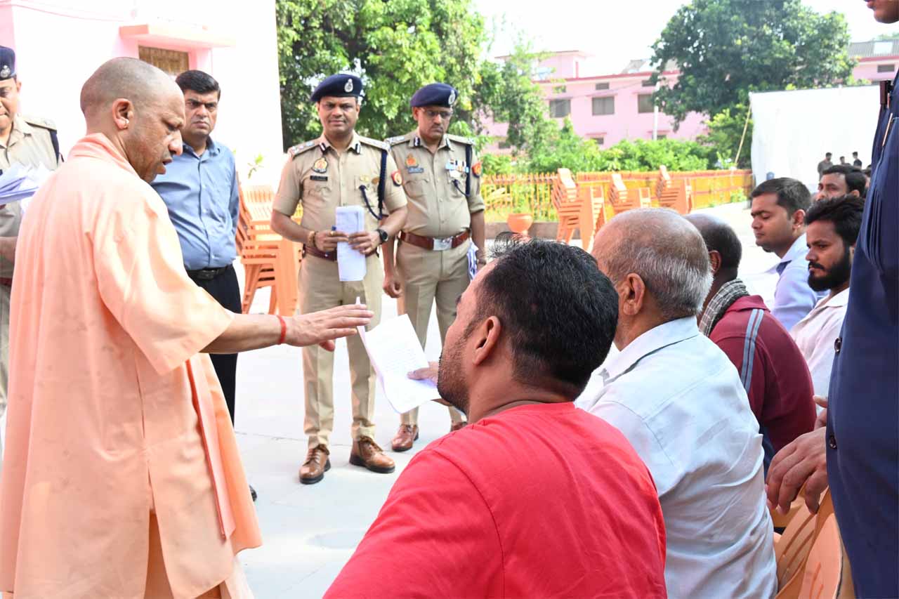 जरूरतमंदों के साथ खड़ी है सरकार, हर उचित समस्या का कराएगी निदानः मुख्यमंत्री