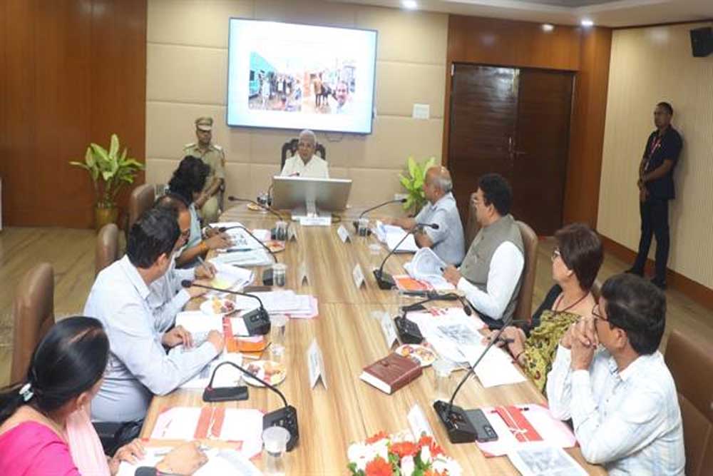 दुधारू पशुओं की वितरण पद्धति का आधार अति-गरीब को प्राथमिकता हो: राज्यपाल पटेल दुधारू पशुओं की वितरण पद्धति का आधार अति-गरीब को प्राथमिकता हो: राज्यपाल पटेल