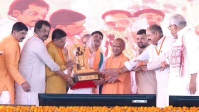 मंच पर मुख्यमंत्री के आने के बाद से पंडाल में गूंजता रहा जय  राम व बुलडोजर बाबा का जयघोष