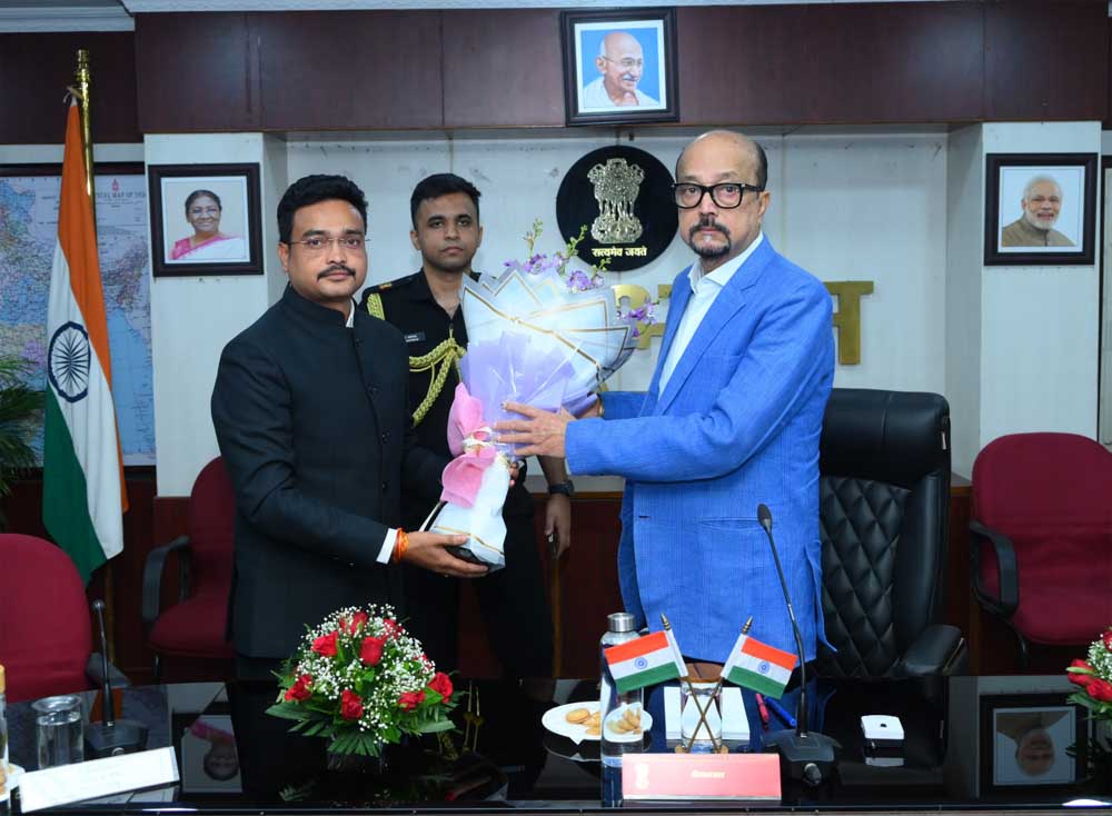 पर्यावरण संरक्षण और जलवायु परिवर्तन जैसी वैश्विक चुनौतियों से निपटने में वन अधिकारियों की महत्वपूर्ण भूमिका-राज्यपाल  रमेन डेका