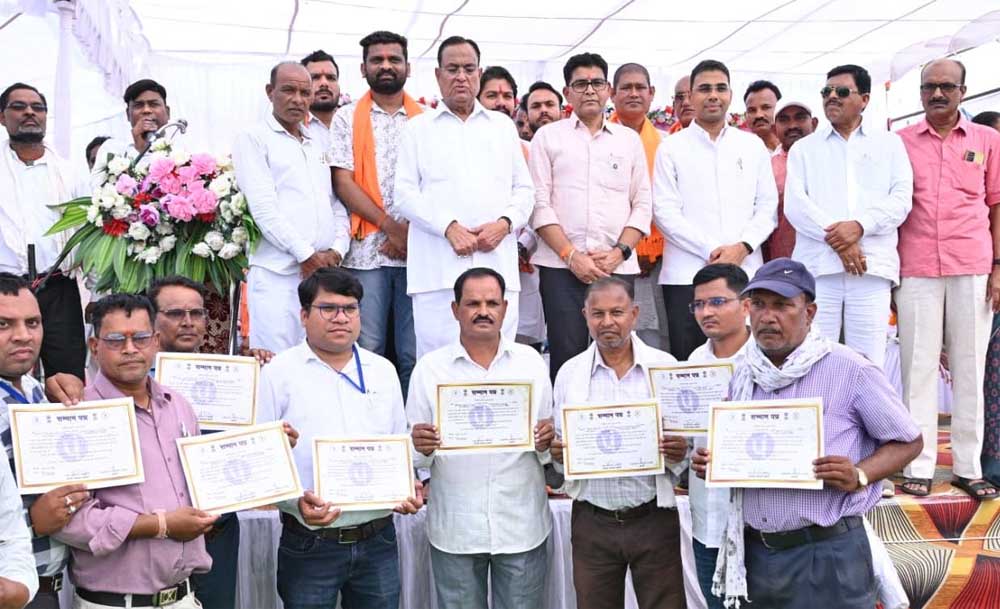विकास कार्यों में नही होगी कोई कमी -राजस्व मंत्री टंक राम वर्मा विकास कार्यों में नही होगी कोई कमी -राजस्व मंत्री टंक राम वर्मा