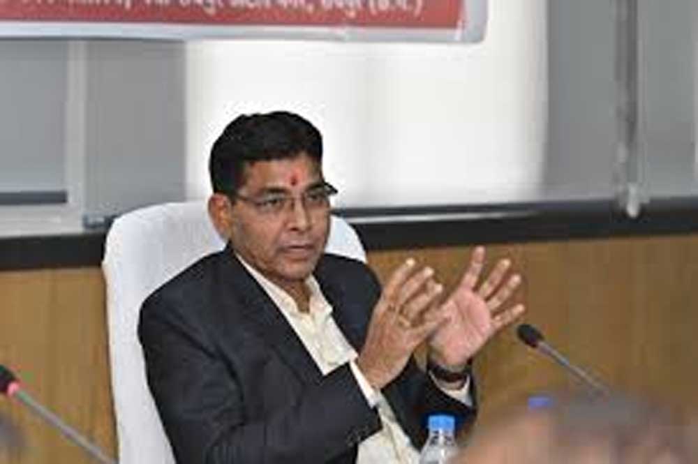 उच्च शिक्षा में बड़े सुधार की तैयारी: नए सत्र में समय पर होंगी परीक्षाएं उच्च शिक्षा में बड़े सुधार की तैयारी: नए सत्र में समय पर होंगी परीक्षाएं