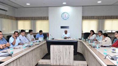 मुख्य सचिव ने सीएम हेल्पलाइन में संवेदनशीलता से काम करने के दिए निर्देश