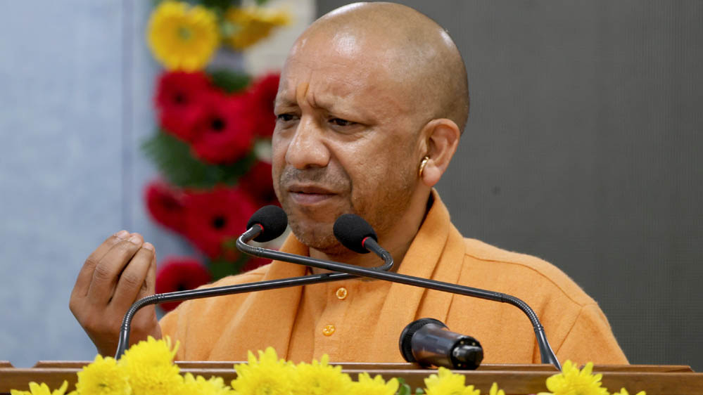 उत्सव में उपद्रव करने वाला सात पीढ़ियों तक भुगतेगा: सीएम योगी