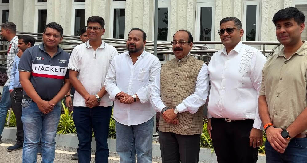 माननीय उपमुख्यमंत्री अरुण साव ने मनोकामना रथ को हरी झंडी दिखाकर किया जोहार जगन्नाथ कार्यक्रम का शुभारंभ माननीय उपमुख्यमंत्री अरुण साव ने मनोकामना रथ को हरी झंडी दिखाकर किया जोहार जगन्नाथ कार्यक्रम का शुभारंभ
