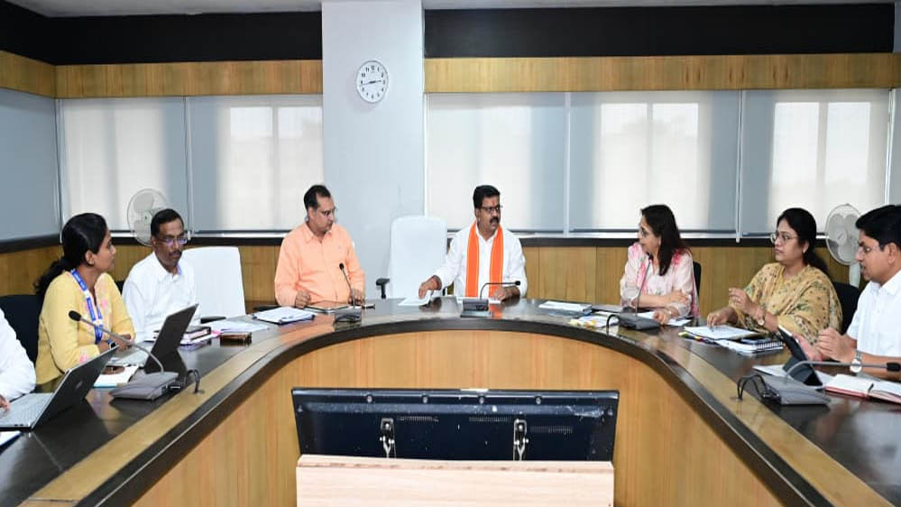 रायपुर : छत्तीसगढ़ में एआई (AI) तकनीक से होगा पीएमजीएसवाई सड़कों का निरीक्षण- उप मुख्यमंत्री विजय शर्मा का बड़ा फैसला