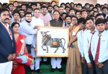 रायपुर : लोकतंत्र की पाठशाला बना विधानसभा परिसर: शकुंतला विद्यालय के विद्यार्थियों ने सदन की कार्यवाही का किया अवलोकन