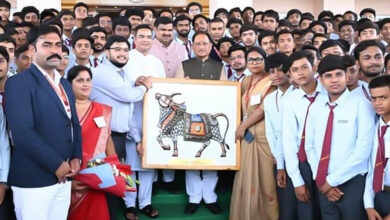 रायपुर : लोकतंत्र की पाठशाला बना विधानसभा परिसर: शकुंतला विद्यालय के विद्यार्थियों ने सदन की कार्यवाही का किया अवलोकन रायपुर : लोकतंत्र की पाठशाला बना विधानसभा परिसर: शकुंतला विद्यालय के विद्यार्थियों ने सदन की कार्यवाही का किया अवलोकन