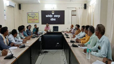 दतिया में निर्वाचन आयोग के दिशा-निर्देशों के अनुरूप प्रशासन सक्रिय दतिया में निर्वाचन आयोग के दिशा-निर्देशों के अनुरूप प्रशासन सक्रिय