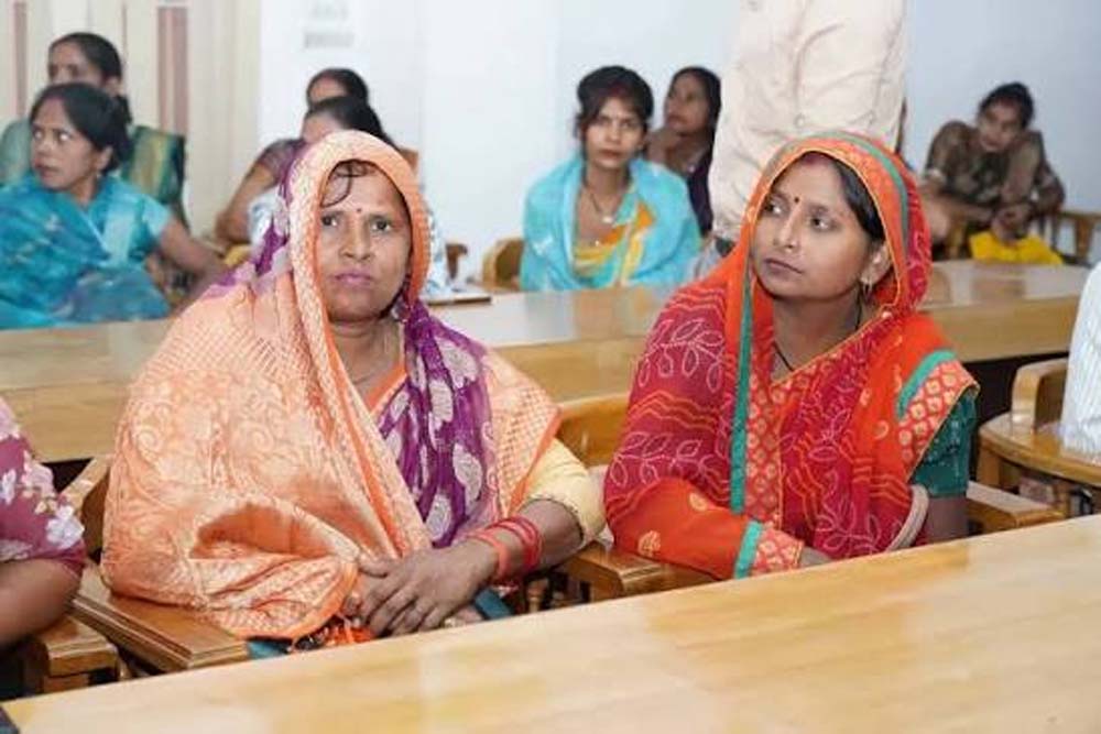 स्वयं सहायता समूहों से बदली गांवों की तस्वीर, महिला उद्यमिता बनी ताकत स्वयं सहायता समूहों से बदली गांवों की तस्वीर, महिला उद्यमिता बनी ताकत